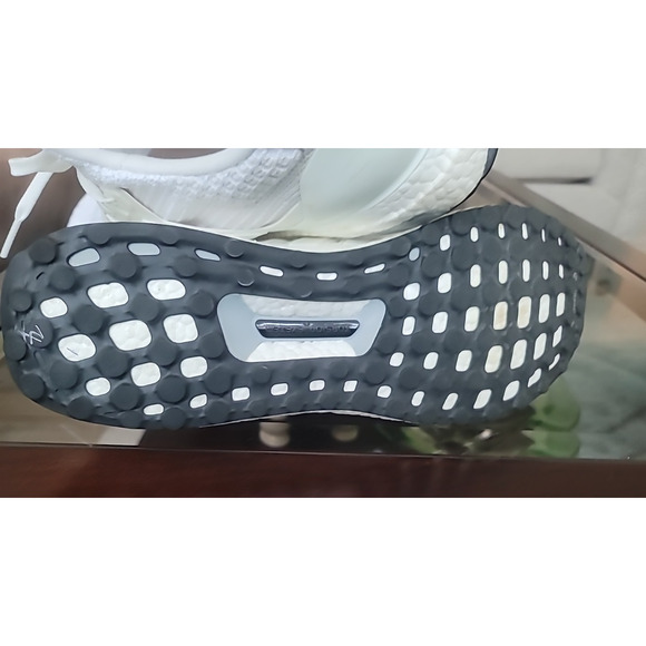 adidas Men's UltraBoost 4.0 DNA Cloud Triple White Sz 14 Running Sneakers - Picture 11 of 14